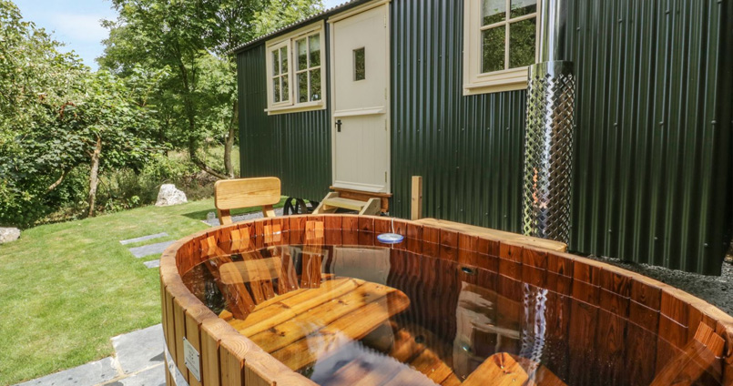 shepherd hut with hot tub